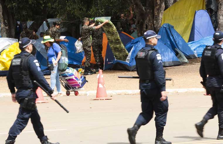 Moraes converte em preventiva 140 prisões de golpistas