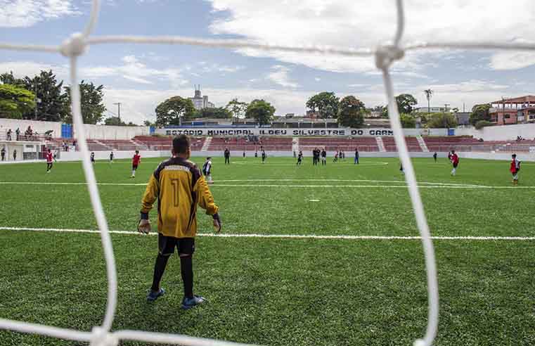 Terminam terça (28) inscrições para aulas de futebol em Itaquá