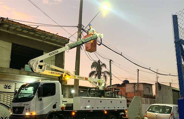 Trinta bairros de Itaquá recebem iluminação de LED