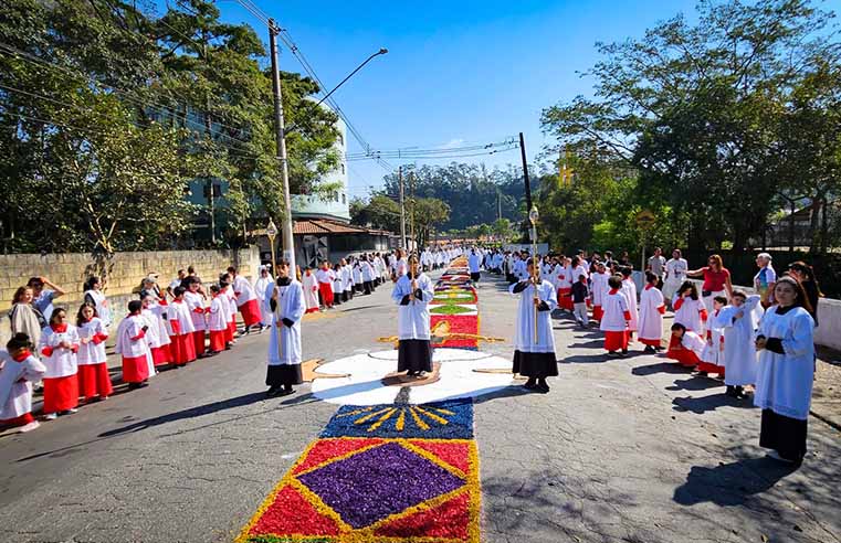 Corpus Christi reúne 5 mil fiéis em Ribeirão Pires
