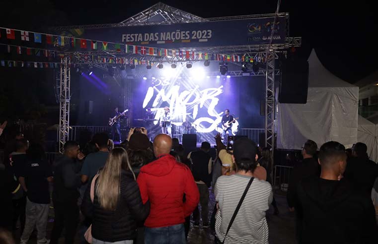 Show com artistas locais abre Festa das Nações em Arujá