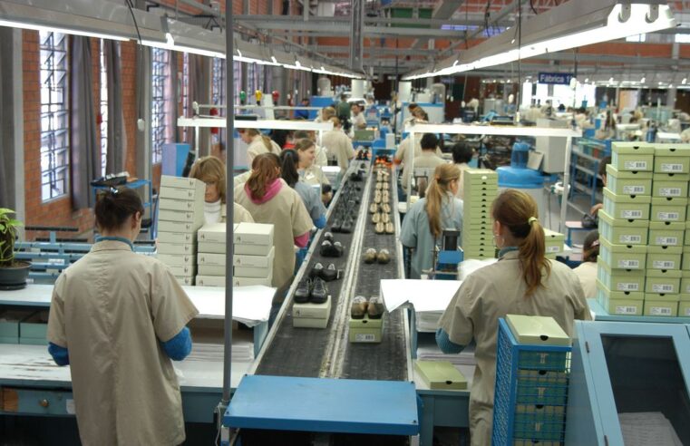 Após queda da Selic, confiança da indústria cresce, diz CNI