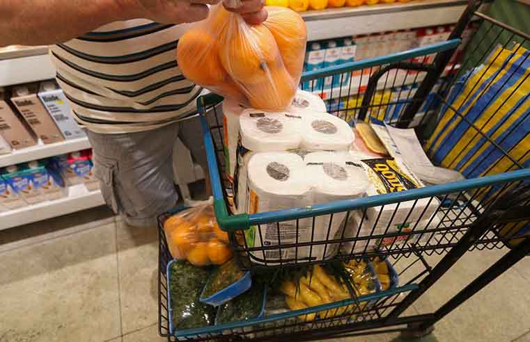 Alimentos e bebidas aliviam inflação para mais pobres