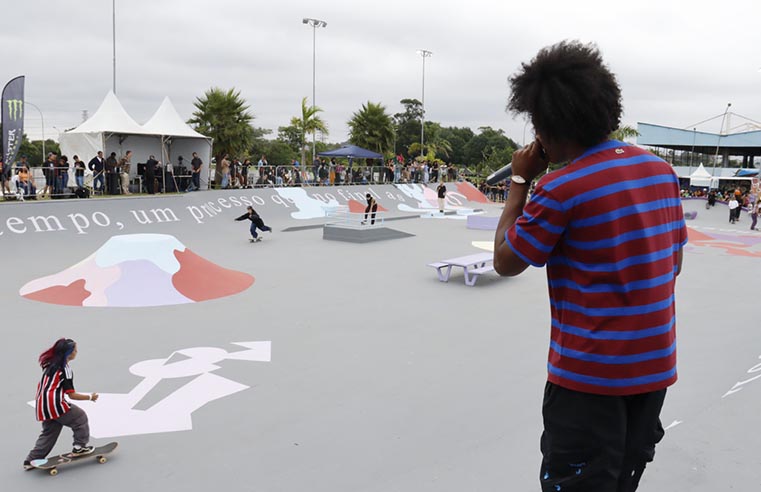 Disputa de skate feminino atrai mil pessoas em Suzano