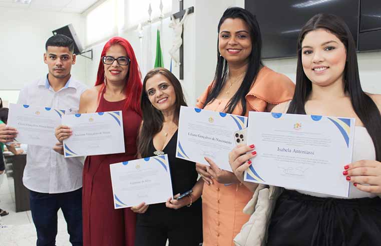 #pracegover novos conselheiros tutelares foram diplomados