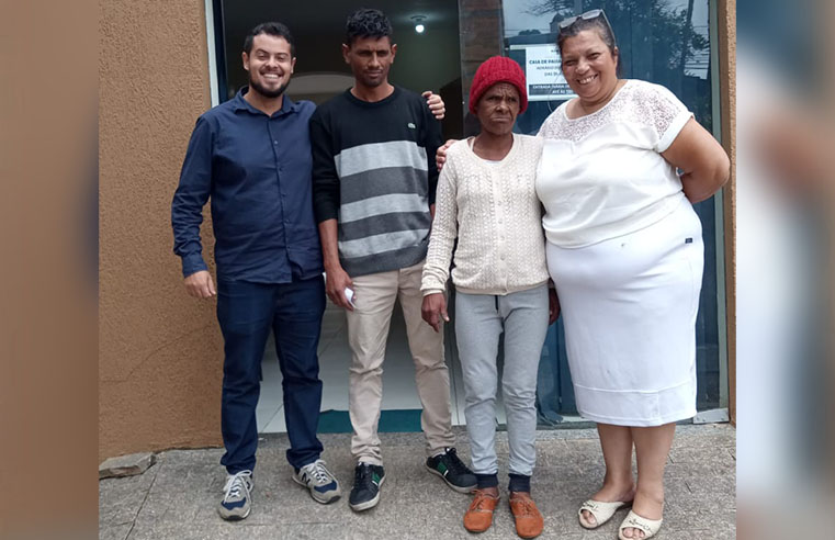 Creas reencontra família de mulher perdida há oito meses