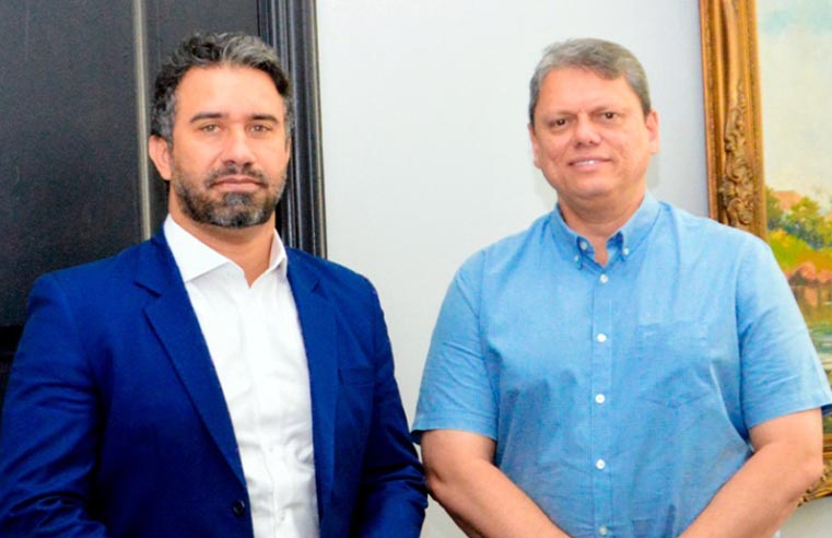 Caio Cunha leva reivindicações de Mogi ao governador