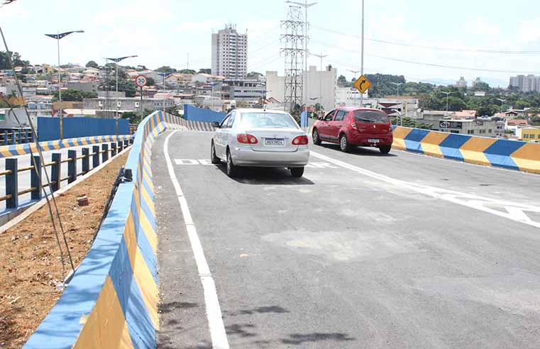 Novo viaduto de Poá é inaugurado