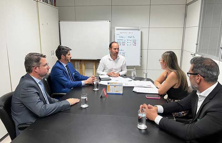 Suzano busca recursos junto ao governo federal