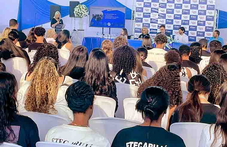 Etec Arujá celebra 10 anos de inauguração