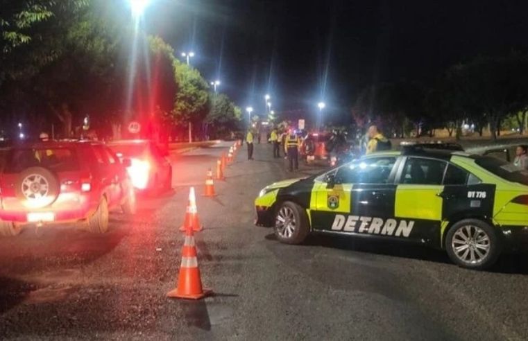 Motoristas recusam bafômetro e são autuados em Mogi