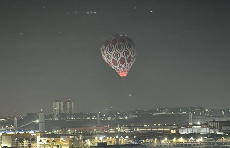 Balão cai, pega fogo e causa danos na zona leste de São Paulo