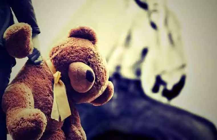 Presos pai e mãe suspeitos de abusar os próprios filhos em Arujá