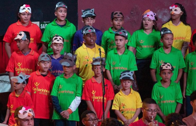 Canarinhos do Itapety e orquestra apresentam Saltimbancos