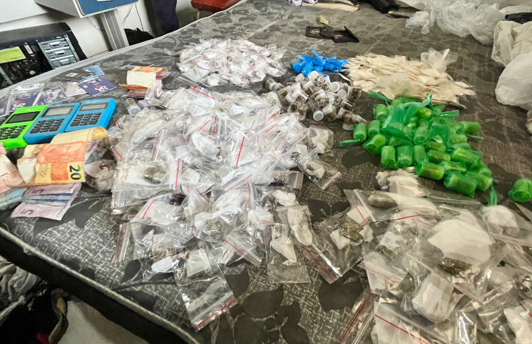 GCM de Itaquá desativa casa bomba e apreende mais de 500 porções de drogas