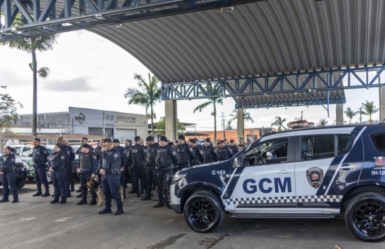 Operação Força Azul prende três e apreende drogas