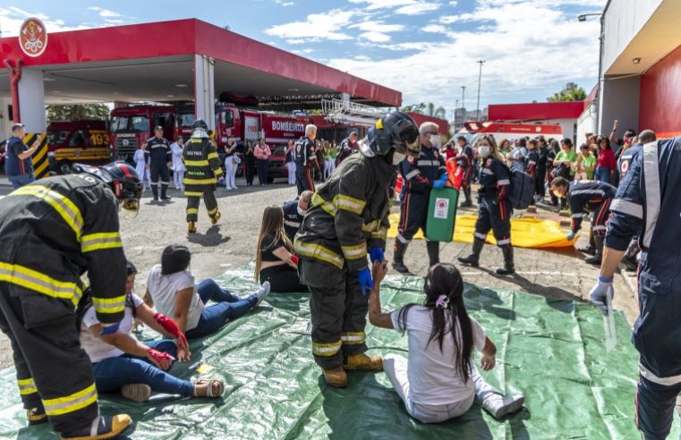 Samu de Mogi faz simulado com vítimas em acidente grave