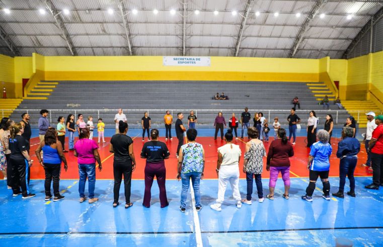 Com ator global, Ferraz estreia peça da Paixão de Cristo