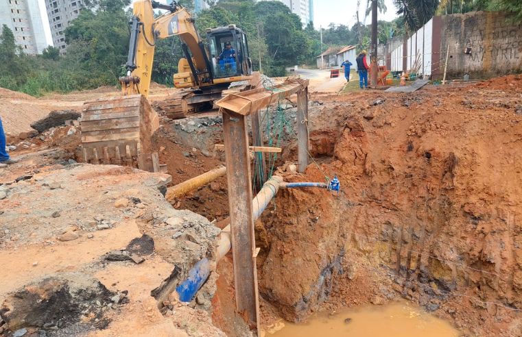 Travessia danificada em Ferraz é reconstruída emergencialmente