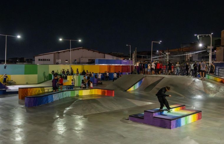 Pista de skate e praça revitalizada são entregues em Itaquá
