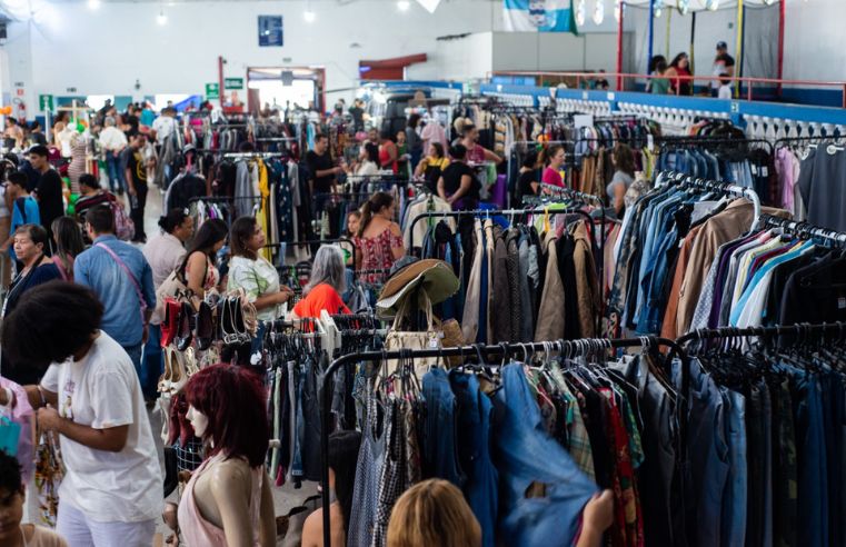 Feira de brechós reúne moda e sustentabilidade em Arujá