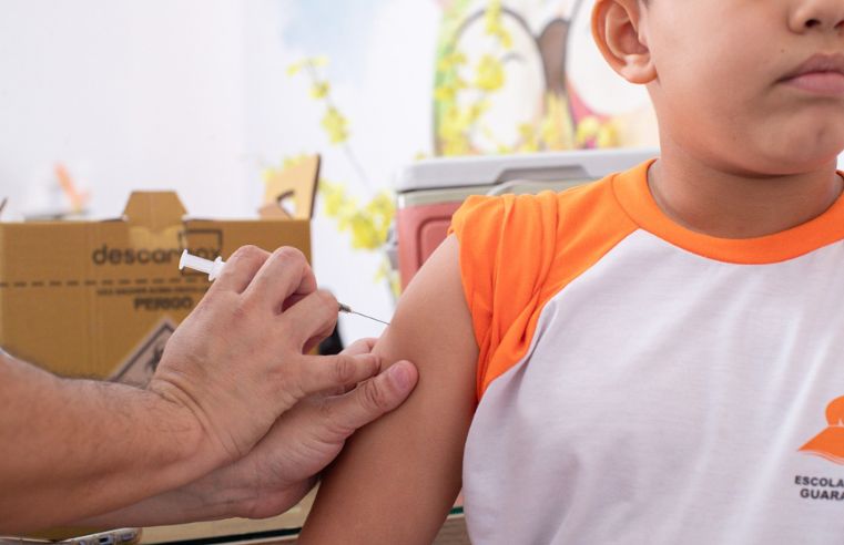 Campanha vacinação nas escolas, do governo federal, acontece em Guararema
