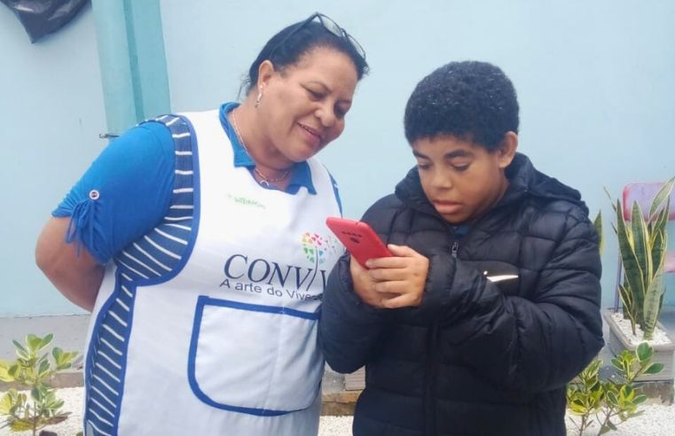 Cuidadores impulsionam inclusão de alunos com deficiência