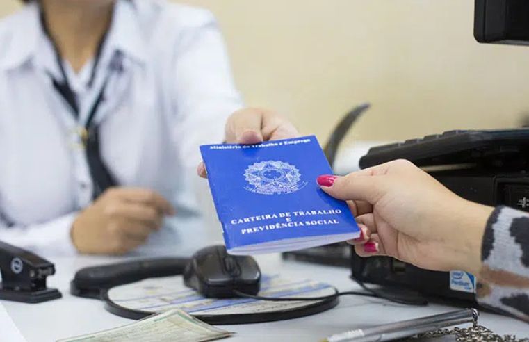 Arujá Emprega abre 220 vagas com entrevistas presenciais