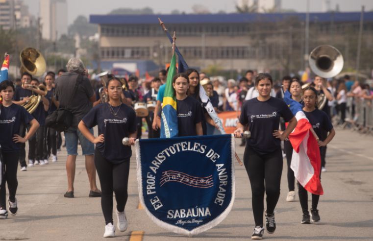 Desfile Cívico-Militar celebra 465 anos de Mogi das Cruzes