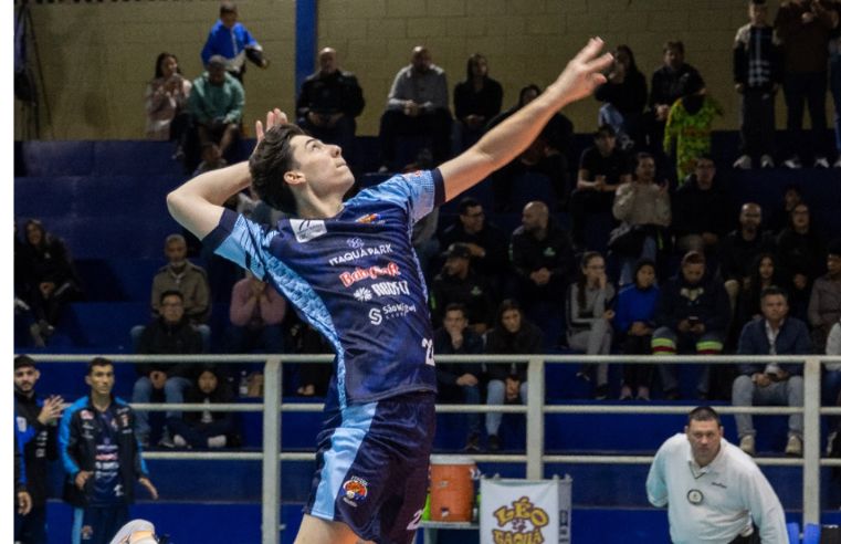 Itaquá Vôlei Mania estreia com garra e perde para Univassouras no tie-break