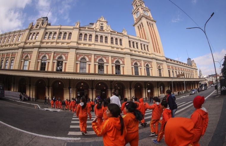 Visita ao Museu da Língua Portuguesa encanta alunos de Guararema