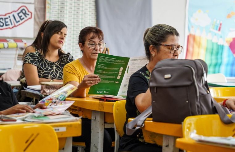Parada Pedagógica reúne professores e gestores em Ferraz de Vasconcelos