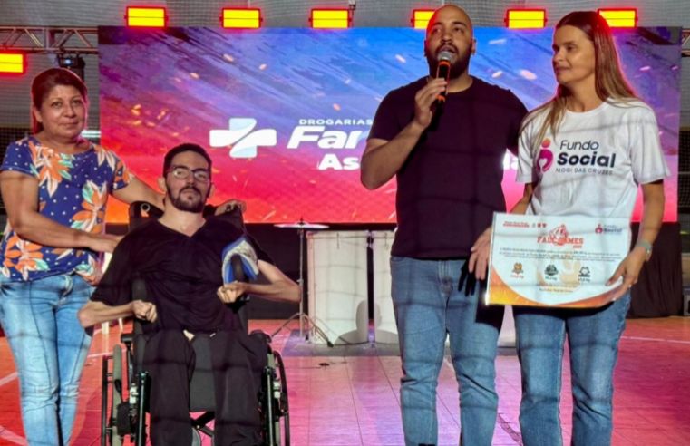 Fundo Social recebe doações de leite e tampinhas em evento escolar