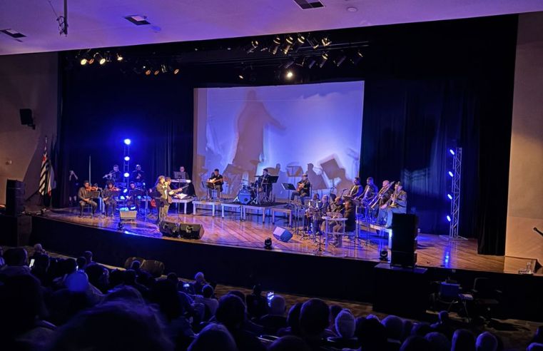 Show Pela Vida reúne 700 pessoas e arrecada alimentos