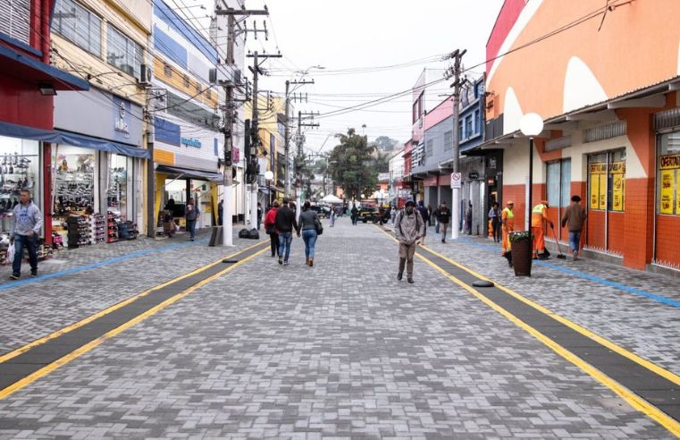 Prefeitura de Ferraz reforça cuidados no Outubro Rosa 2025