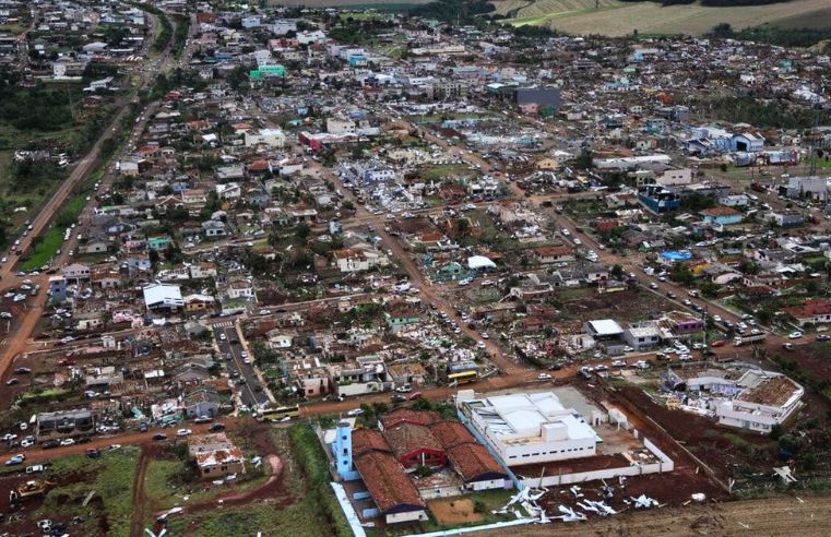 Tornado devasta cidade no Paraná e causa seis mortes