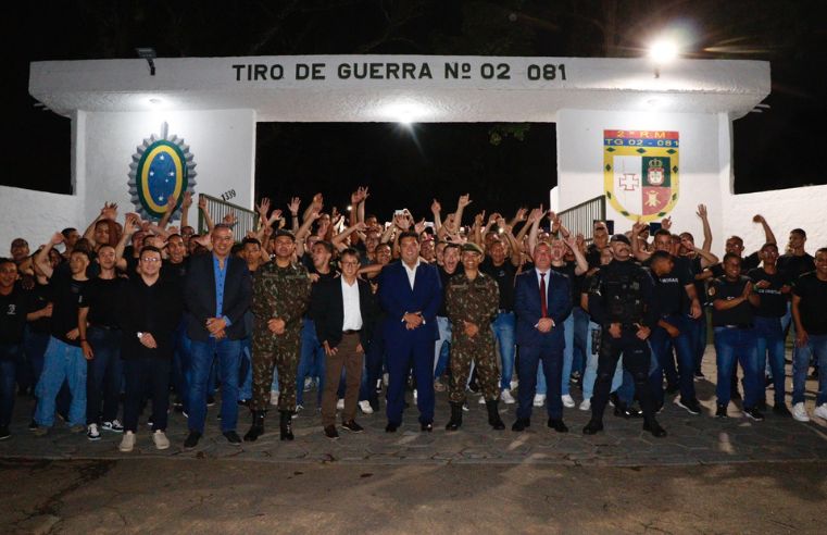  Prefeito prestigia formatura de 98 atiradores em Suzano