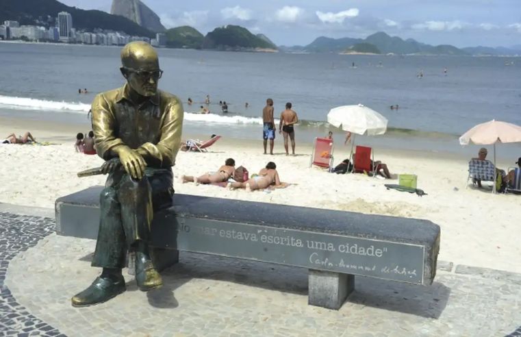 Peça “E Agora, Drummond?” chega a Arujá no sábado