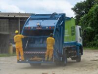 Bertioga reforça limpeza e coleta de lixo para a alta temporada