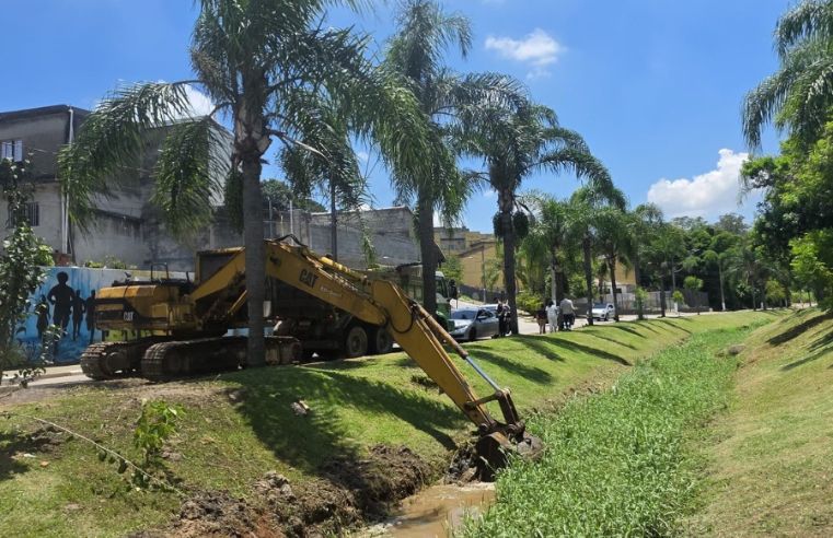  Poá intensifica limpeza de córregos para prevenir enchentes
