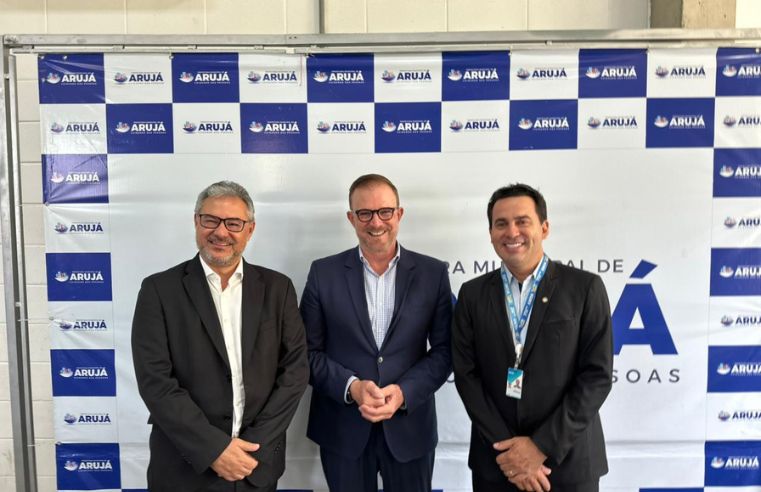 Arujá firma parceria para modernização da iluminação pública