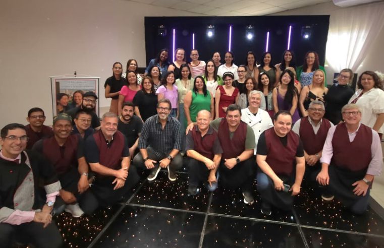 Servidoras de Suzano recebem homenagem com café