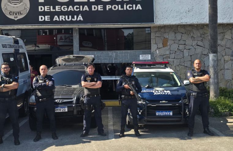 GCM de Arujá recupera veículo furtado e prende três em flagrante