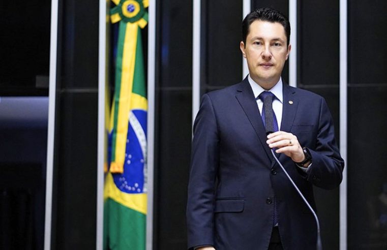 Rodrigo Gambale assume liderança de bloco com 273 deputados