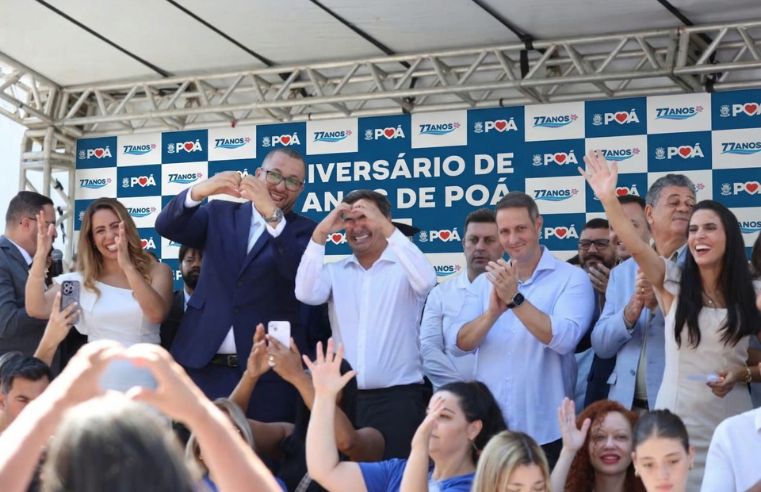 Poá celebra aniversário com maior desfile da história