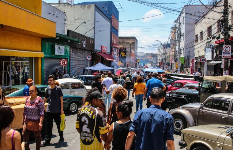 Ferraz recebe 1º evento de tuning e carros rebaixados