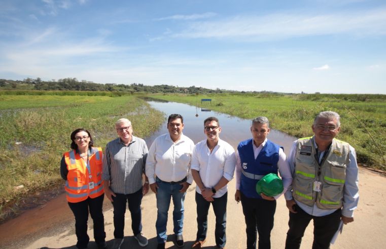 Prefeito vistoria acesso à estrada da Duchen em Suzano