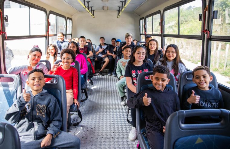 Crianças de Ferraz visitam zoológico em Guarulhos