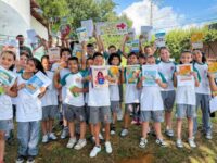 Abril Laranja leva alunos à clínica veterinária municipal