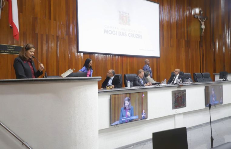 Mogi aprova Votos de Aplausos a profissional da saúde